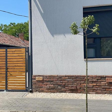 Thermal Apartmanok Raday 4 - Zendaya Hajdúszoboszló Zewnętrze zdjęcie